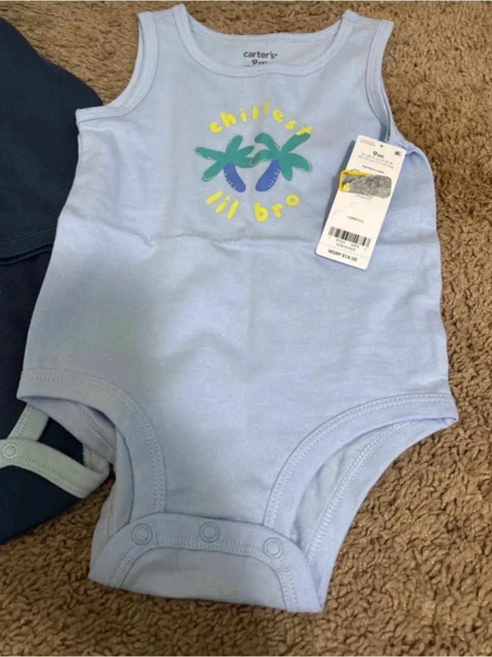 Buzz onesie 18M, carters onesie 9M